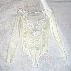 Top chic bodysuit